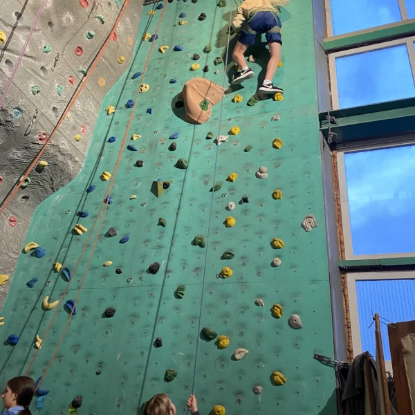 Kasseler Pfadfinder in der Kletterhalle